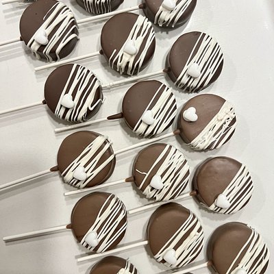 48-Piece Dessert Table Platter (Cookie Bites & Cake Pops)