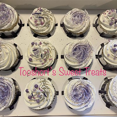 1 Dozen White Cupcake 