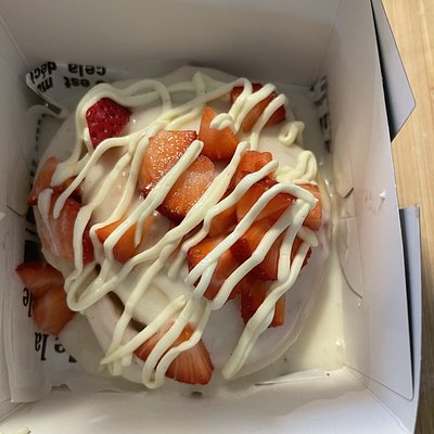 Strawberry Cheesecake Rolls 