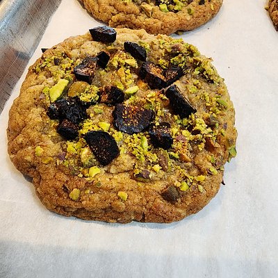 Oatmeal, Fig & Pistachio Cookie