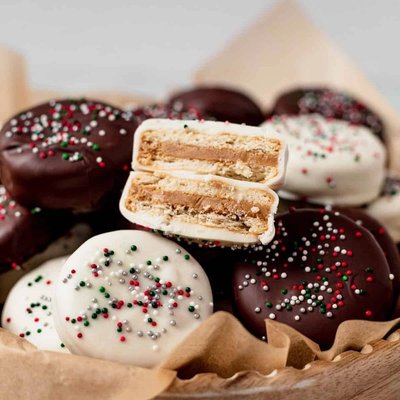 Chocolate Covered Peanut-Butter Ritz Crackers