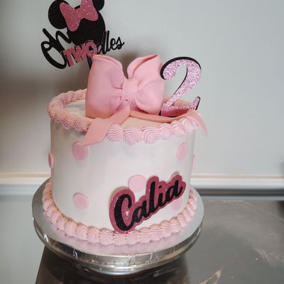 8" Round cake