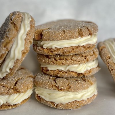✨ Ginger-Hex Cookie Sandwich 