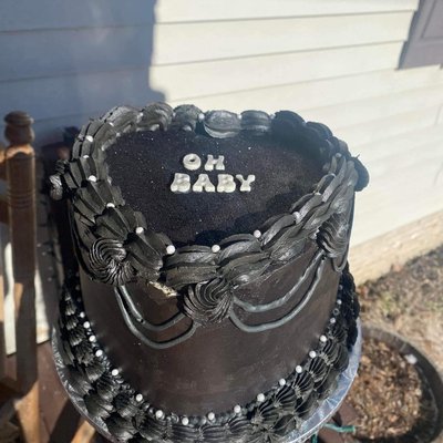 10inch Cake Feeds 25-30