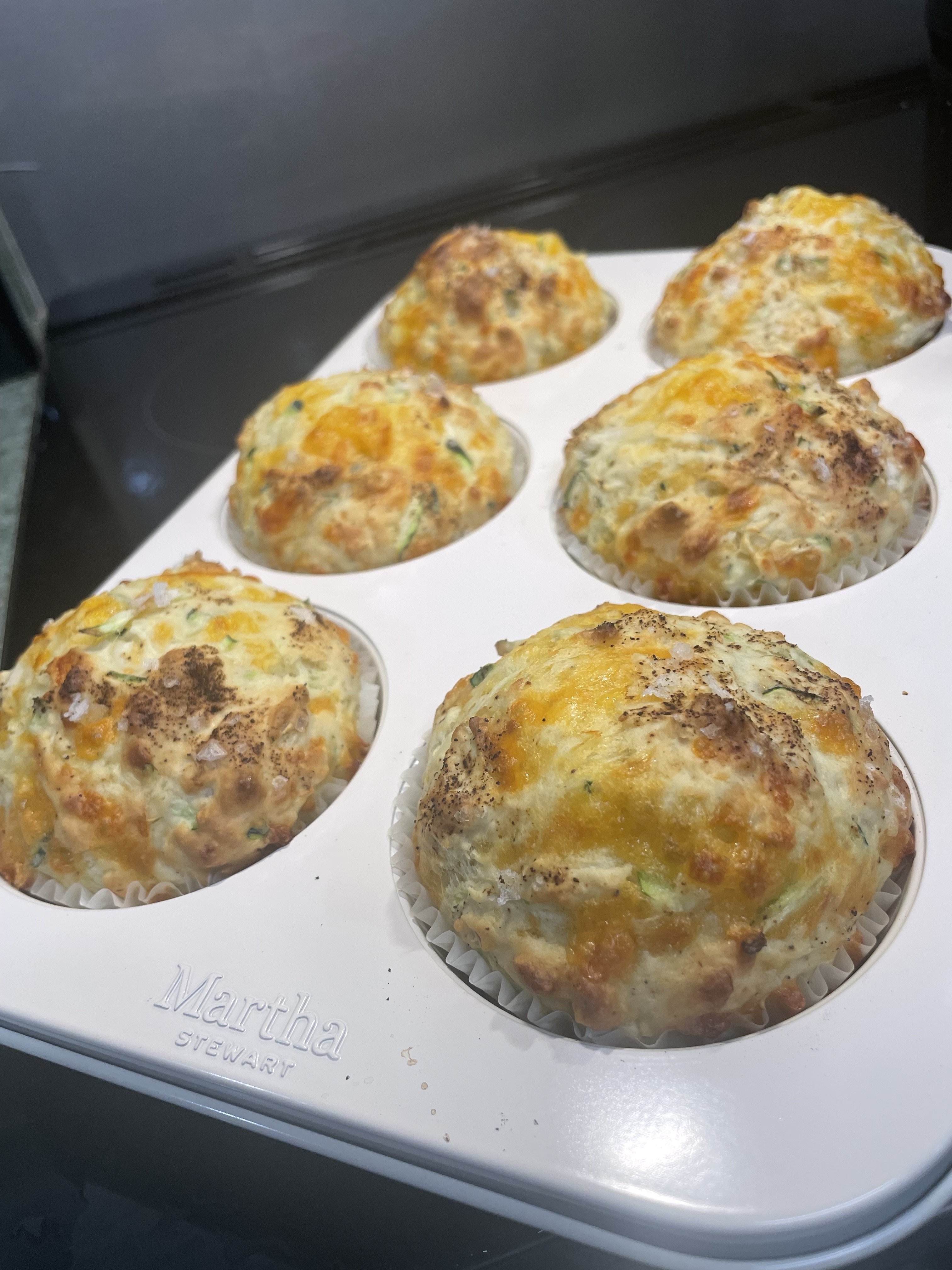 Big Zucchini Cheddar Muffins - 6