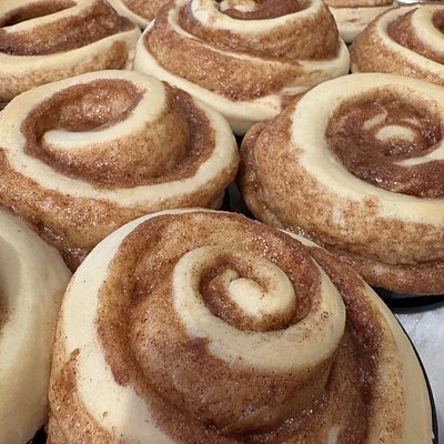 4 Regular Cinnamon Rolls 