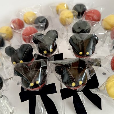12 Cake Pops 