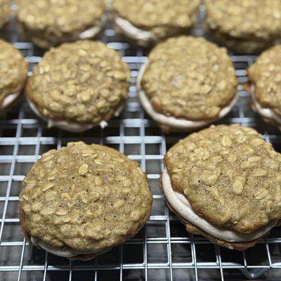 Cowboy Bites (Oatmeal Cream Pies) - 6 Count 