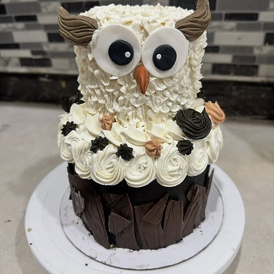 4”6” Inch Tiered Cake (18-20 Servings) 