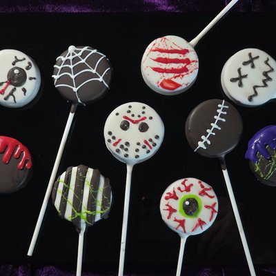 Custom Designed Cake Pop Package— 
For themed, personalized, event & specialty designs. 6-pop minimum.