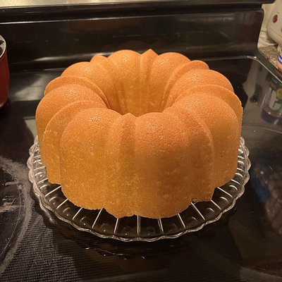 Gee’s Sour Cream Pound Cake 