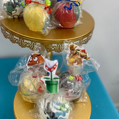 1  Dozen Of Candy Apples 