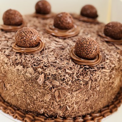 Cake 9” - Milk Chocolate Brigadeiro
