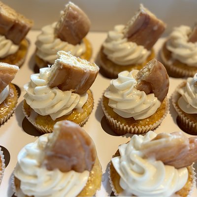 Honey Bun Cupcakes 