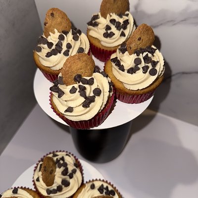 Chocolate Chip Cookie Dough Cupcakes