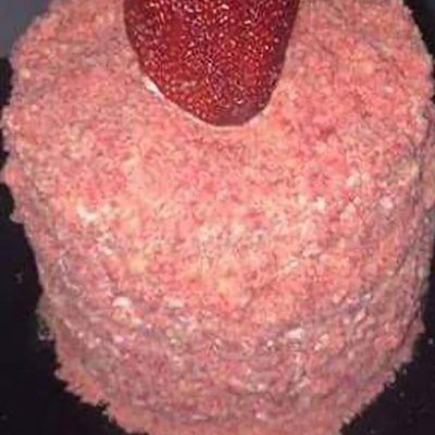 6in 4 Layer Strawberry Cake w/Strawberry Crumble 