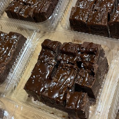 Salted Caramel Brownie Bites 