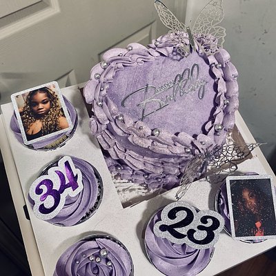 Bento Box - Cake W. 5 Cupcakes