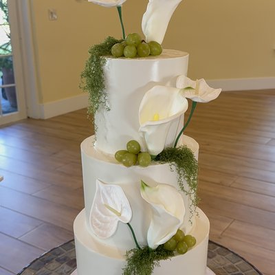 Tiered Cake 80+Serv