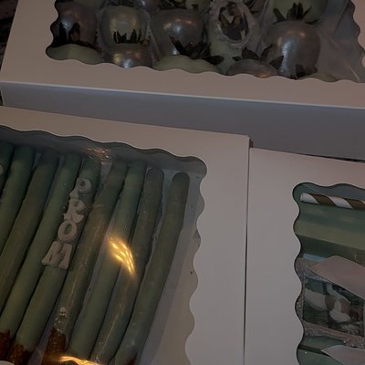 Chocolate-Covered Pretzels (Dozen)