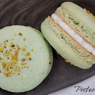 Pistachio Macaron 