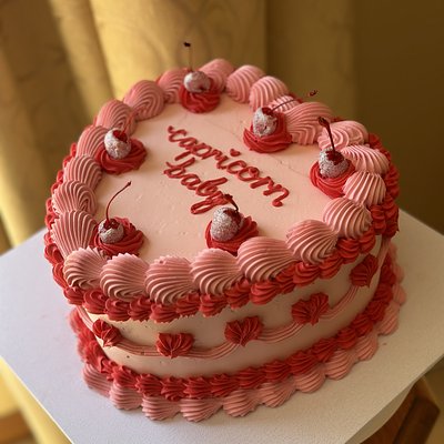 Large Retro Heart Cake