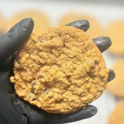 Old-Fashioned Oatmeal Raisin Cookies