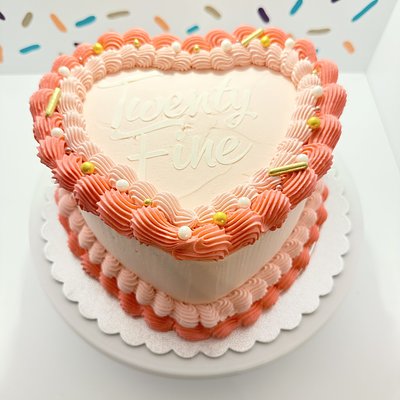 7” Vintage Heart Cake Serves 14-16 People