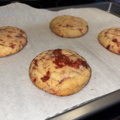 Strawberry Cheesecake Cookies 