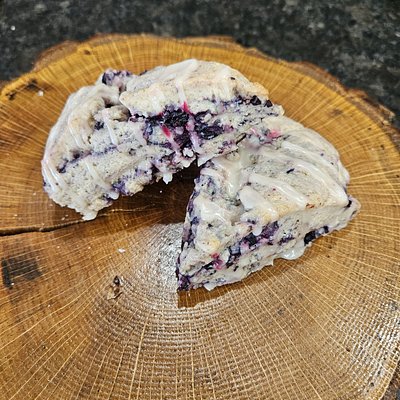 Blueberry Scones W/ Lemon Glaze 6ct