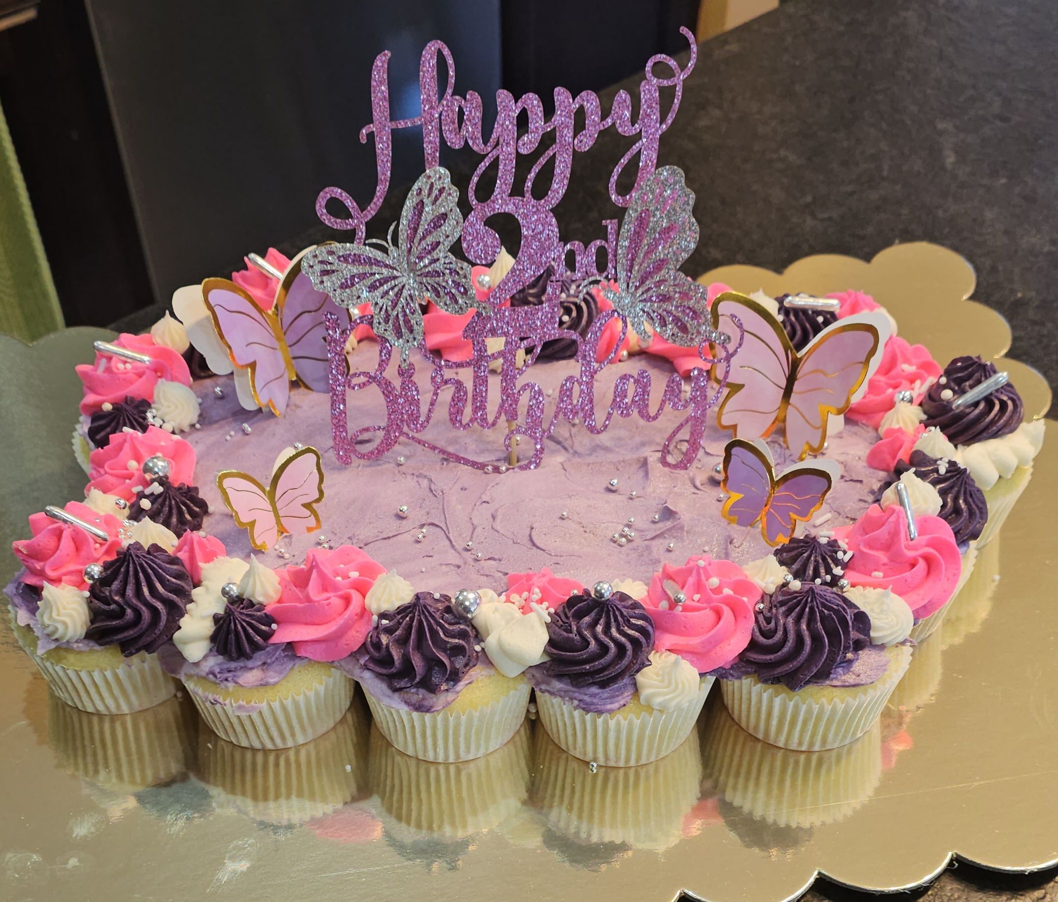 Pull Apart Cupcake Cake 