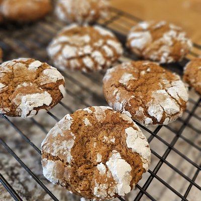 Gingerbread Crinkle Cookies