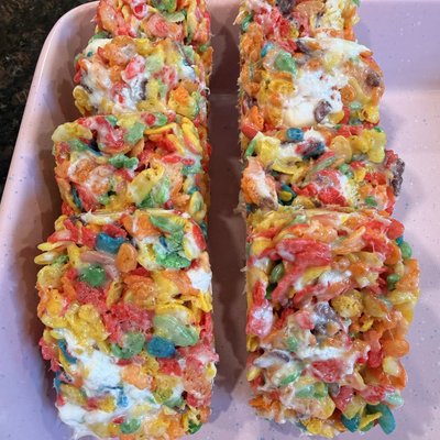 Rainbow Krispies (16 pc.)