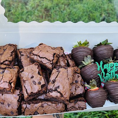 Berry & Brownie Bday Box