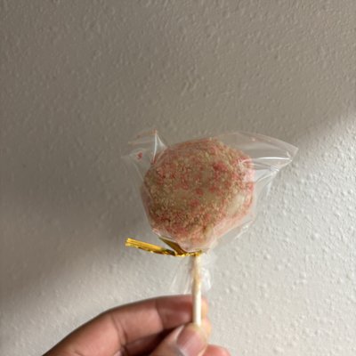 Strawberry Cake Pops Dozen 
