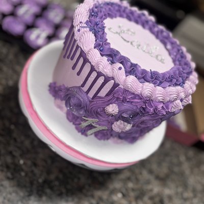 8 Inch Round Cake