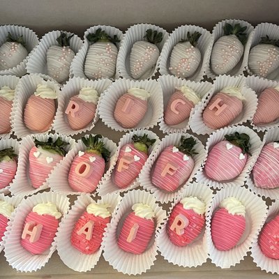 12+ Chocolate Covered Strawberries 