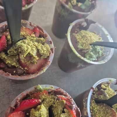  Strawberry Dubai Chocolate Cup