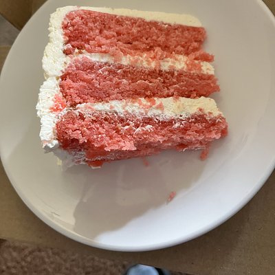 Strawberry Cake 