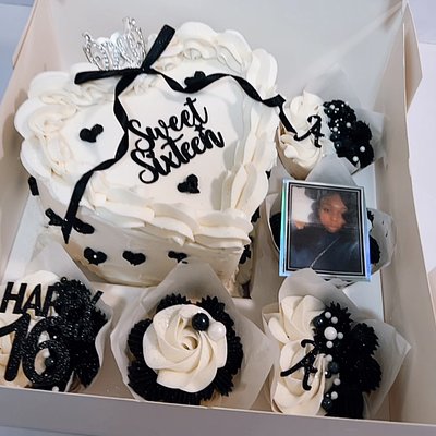 Bento Cake And Cupcake Box 