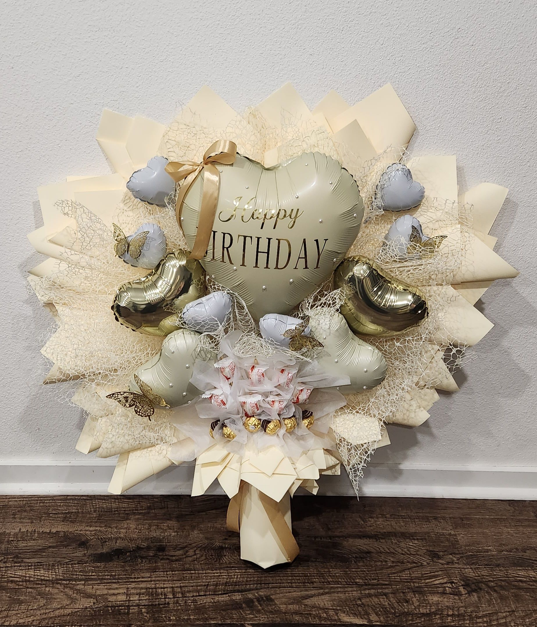 The Luxe Cream & Gold Celebration Bouquet