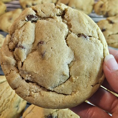 Chocolate Chip NYC Cookies