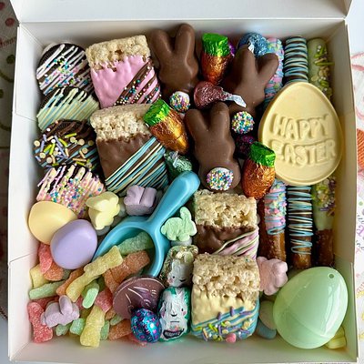 9” Easter Charcuterie Box