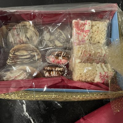 Magic Sweetheart Treat Gift Box