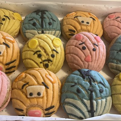 Winnie The Pooh & Friends