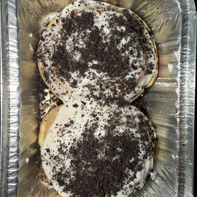 Cookies&Cream Sourdough Cinnamon Rolls