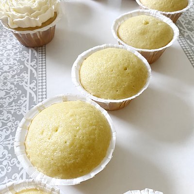 Custom Cupcakes 
