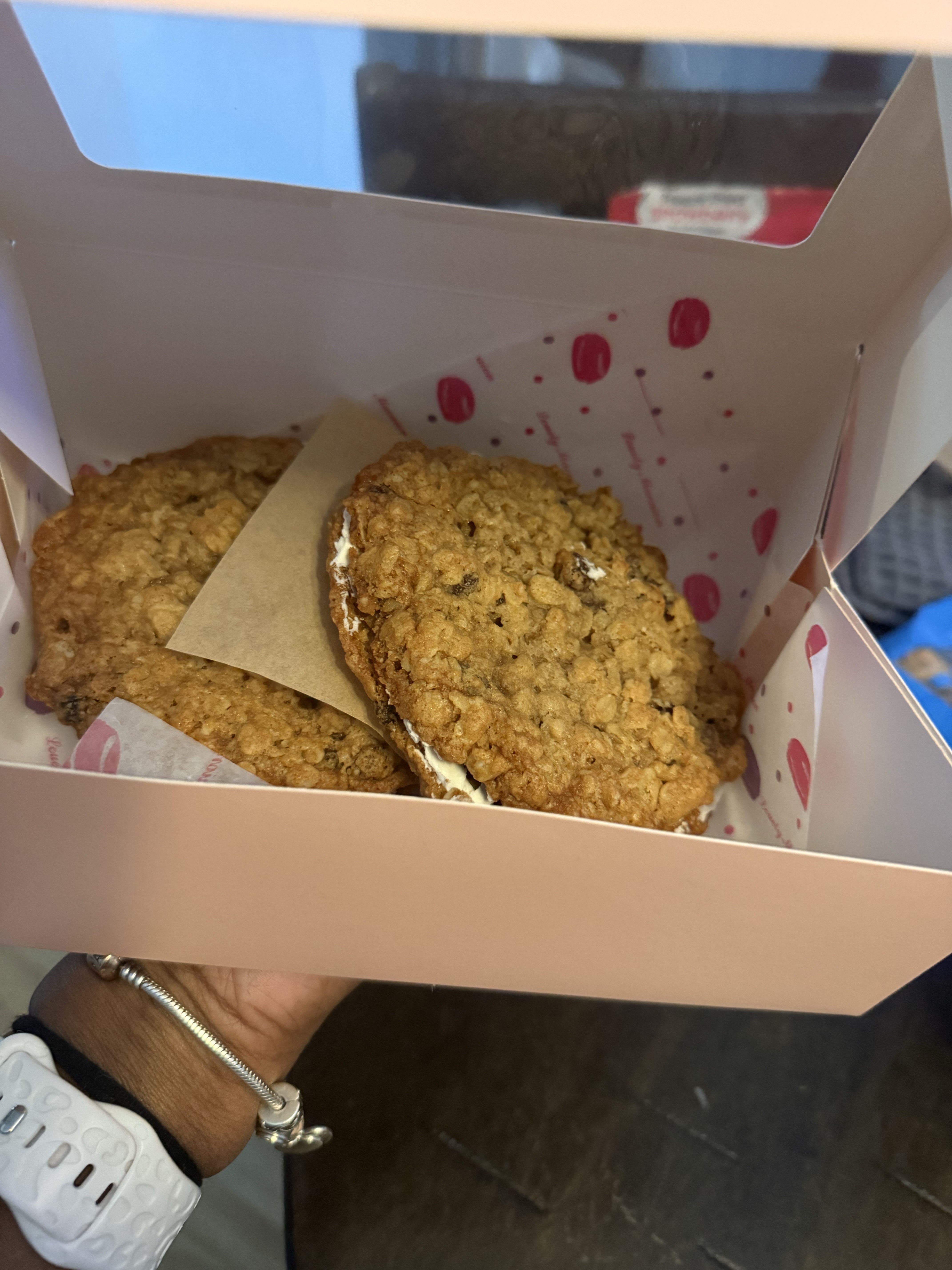 Oatmeal Cream pie Ea