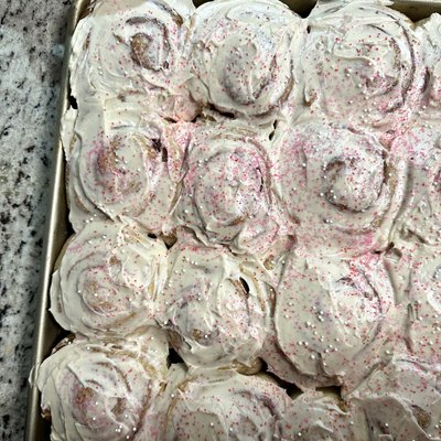 1/2 dozen Regular Cinnamon Rolls w/ Cream Cheese Or Caramel Frosting 