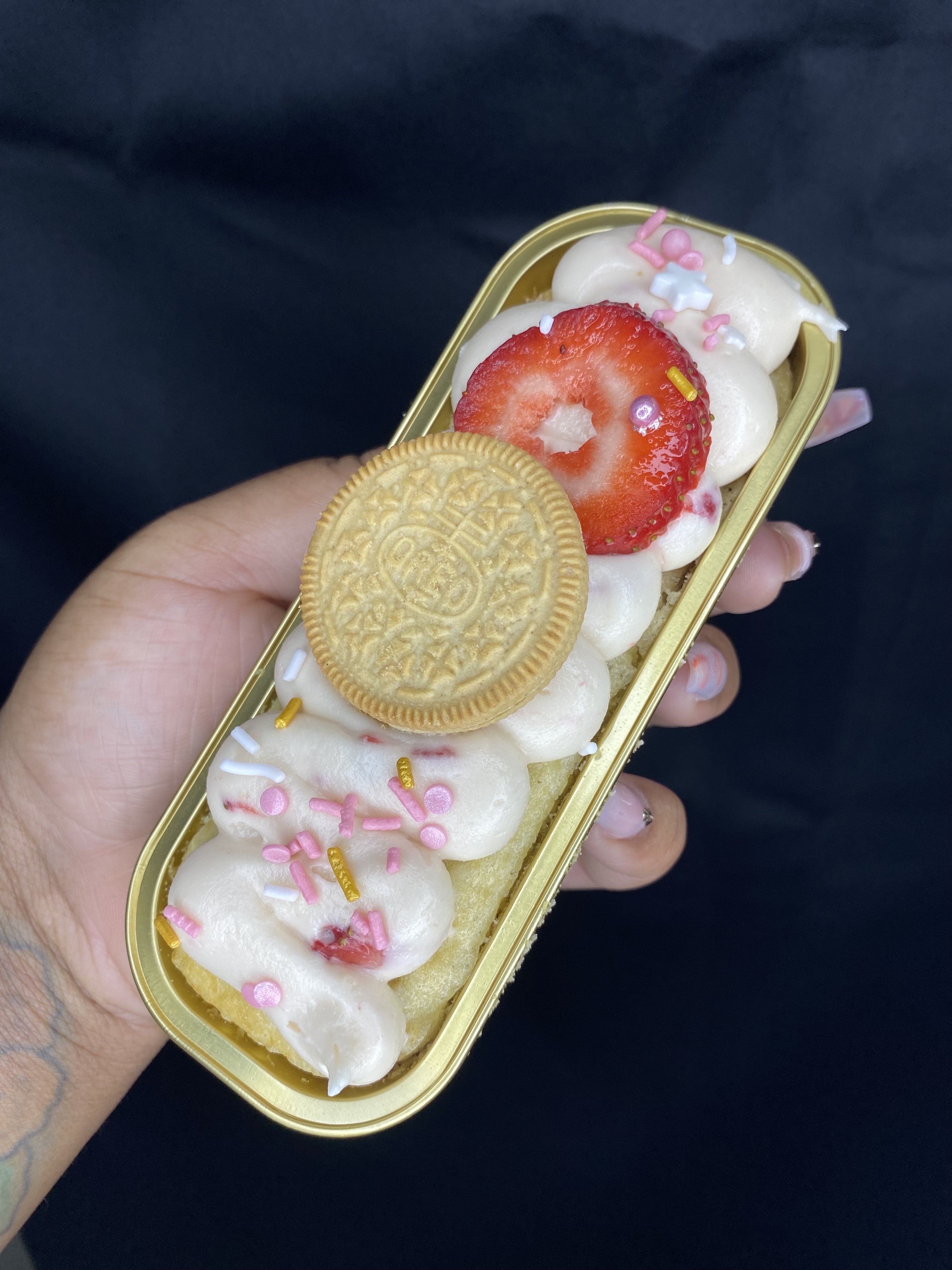 Cake Tins By The Dozen